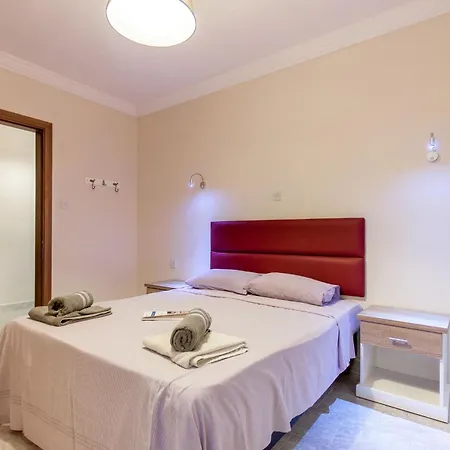 Pool & Sea Merill Апартаменты