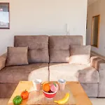 Pool & Sea Merill Apartment