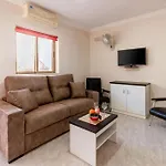 Pool & Sea Merill Appartement *
