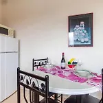 Pool & Sea Merill Appartement *
