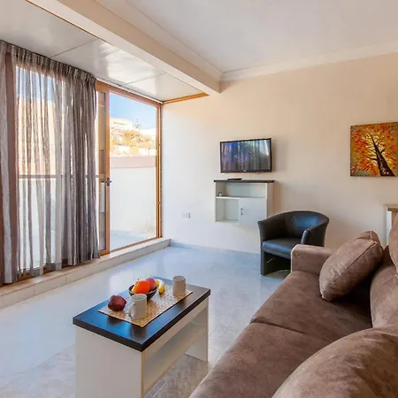 Pool & Sea Merill Mellieha