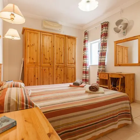 Apartment Pool & Sea Merill