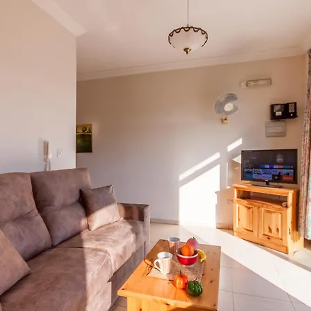 Pool & Sea Merill Apartment