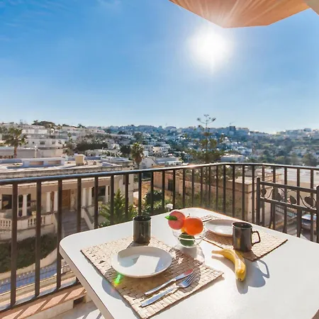Apartment Pool & Sea Merill
