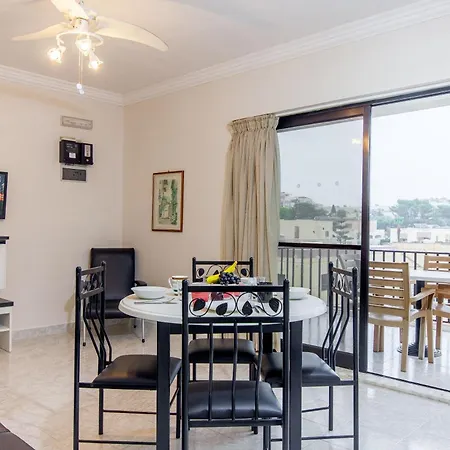 Apartamento Pool & Sea Merill *