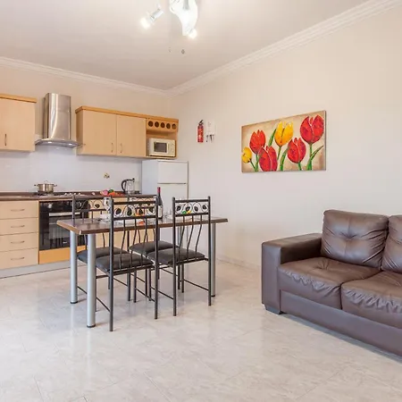 Apartment Pool & Sea Merill