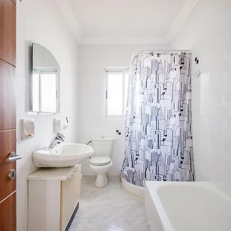 Pool & Sea Merill Apartment