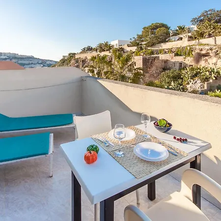 Pool & Sea Merill Apartment *