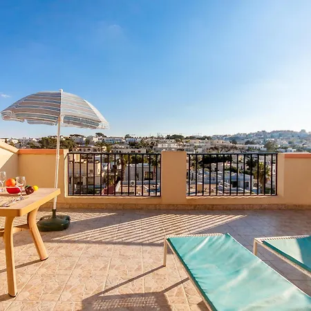 Pool & Sea Merill Apartment