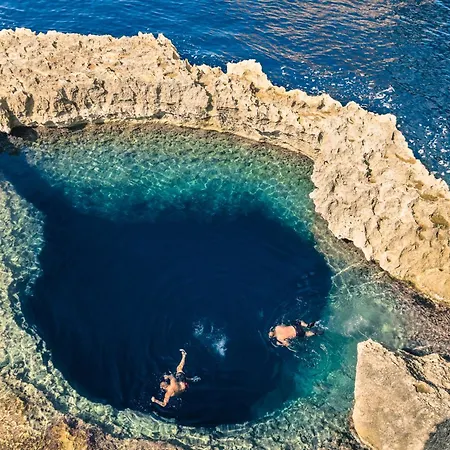 Pool & Sea Merill 아파트 멜리에하