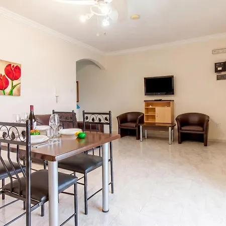 Pool & Sea Merill Apartman Mellieħa