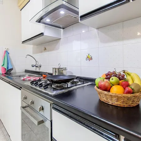 Pool & Sea Merill Apartman *