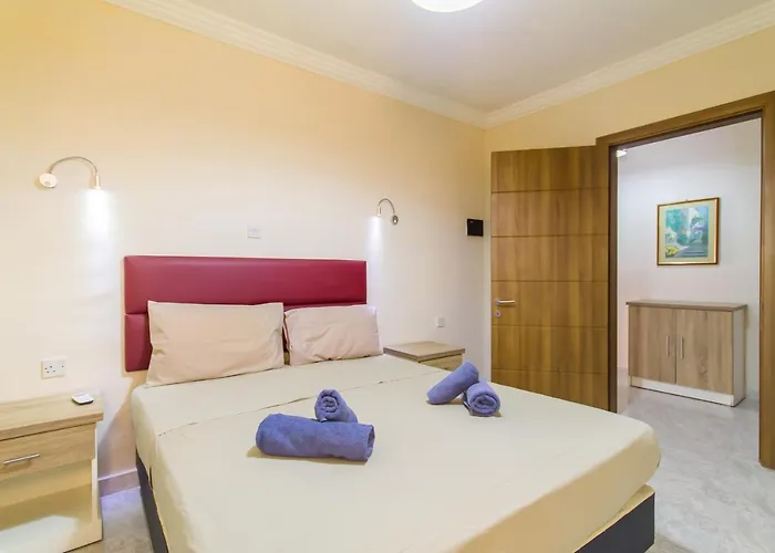 Pool & Sea Merill Apartment