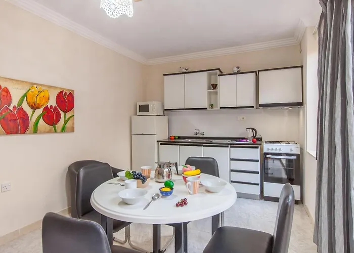 Pool & Sea Merill Apartment Mellieha