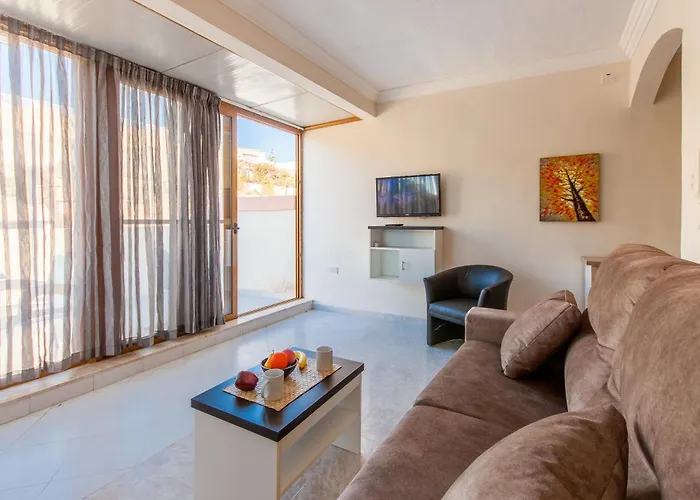 Pool & Sea Merill Mellieha