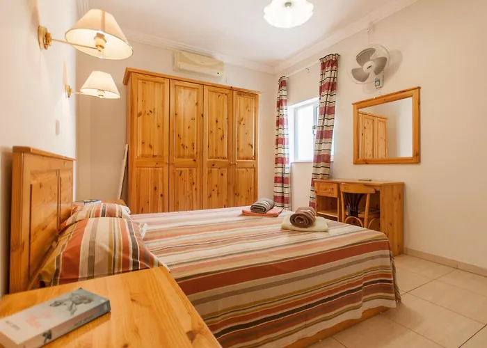 Apartment Pool & Sea Merill