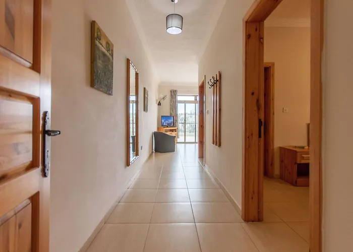 Pool & Sea Merill Apartment