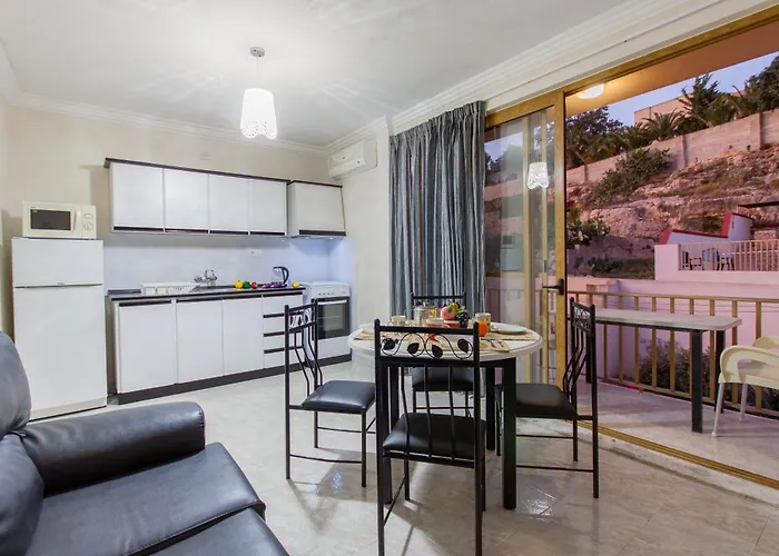 Pool & Sea Merill * Mellieha