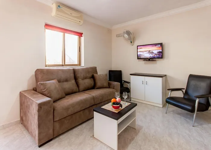 Pool & Sea Merill Apartment